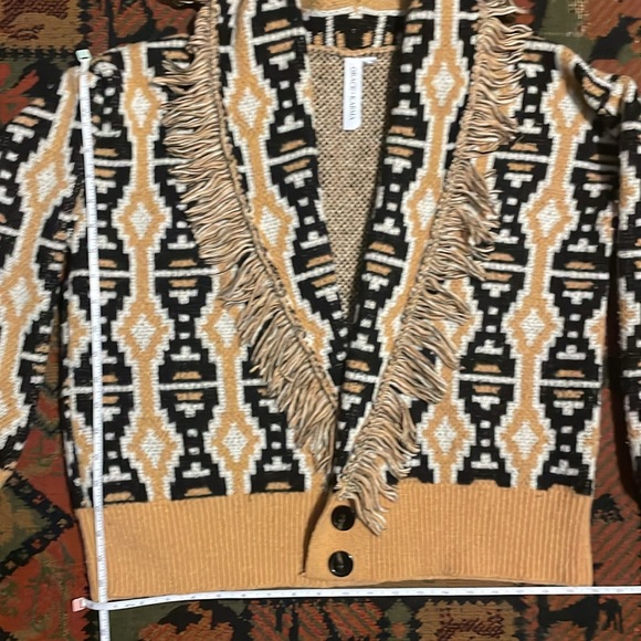 Grace + Karma Sweater. Yellow native print with fringes - Picture 3 of 4
